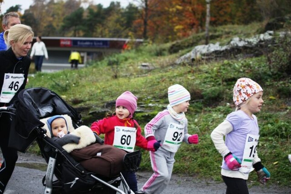 Bygdøymila det neste løpet i Oslo med 1000 deltakere. Nå med 31 bilder! b_familie.JPG