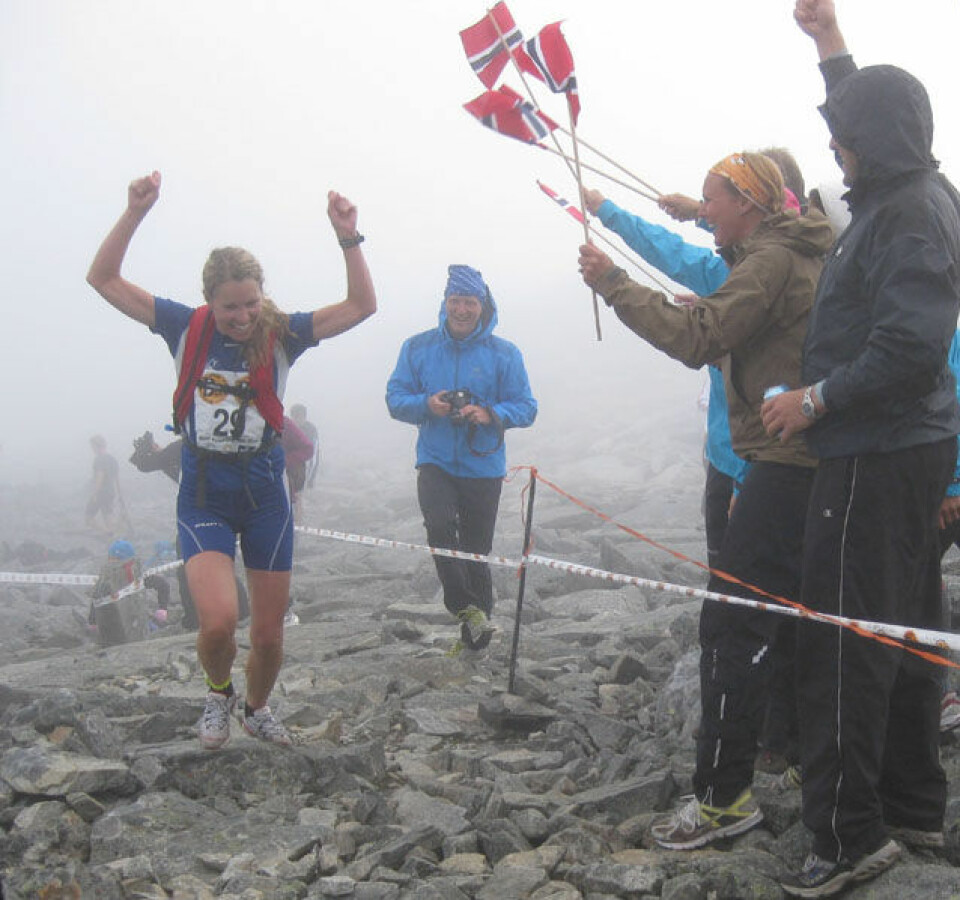 Bereket og Buer vann Fanaråken Opp 640_Maalgangmedjubelogflagg_fotoAnneJennyDvergsdal