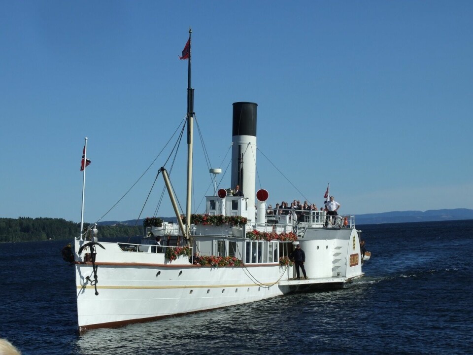 Det er fortsatt gratisbilletter igjen på Skibladner som skal frakte utøvere fra Gjøvik til Brumunddal lørdag ettermiddag. (Foto fra Tour of Mjøsa sin facebookside) Det er fortsatt gratisbilletter igjen på Skibladner som skal frakte utøvere fra Gjøvik til Brumunddal lørdag ettermiddag. (Foto fra Tour of Mjøsa sin facebookside)