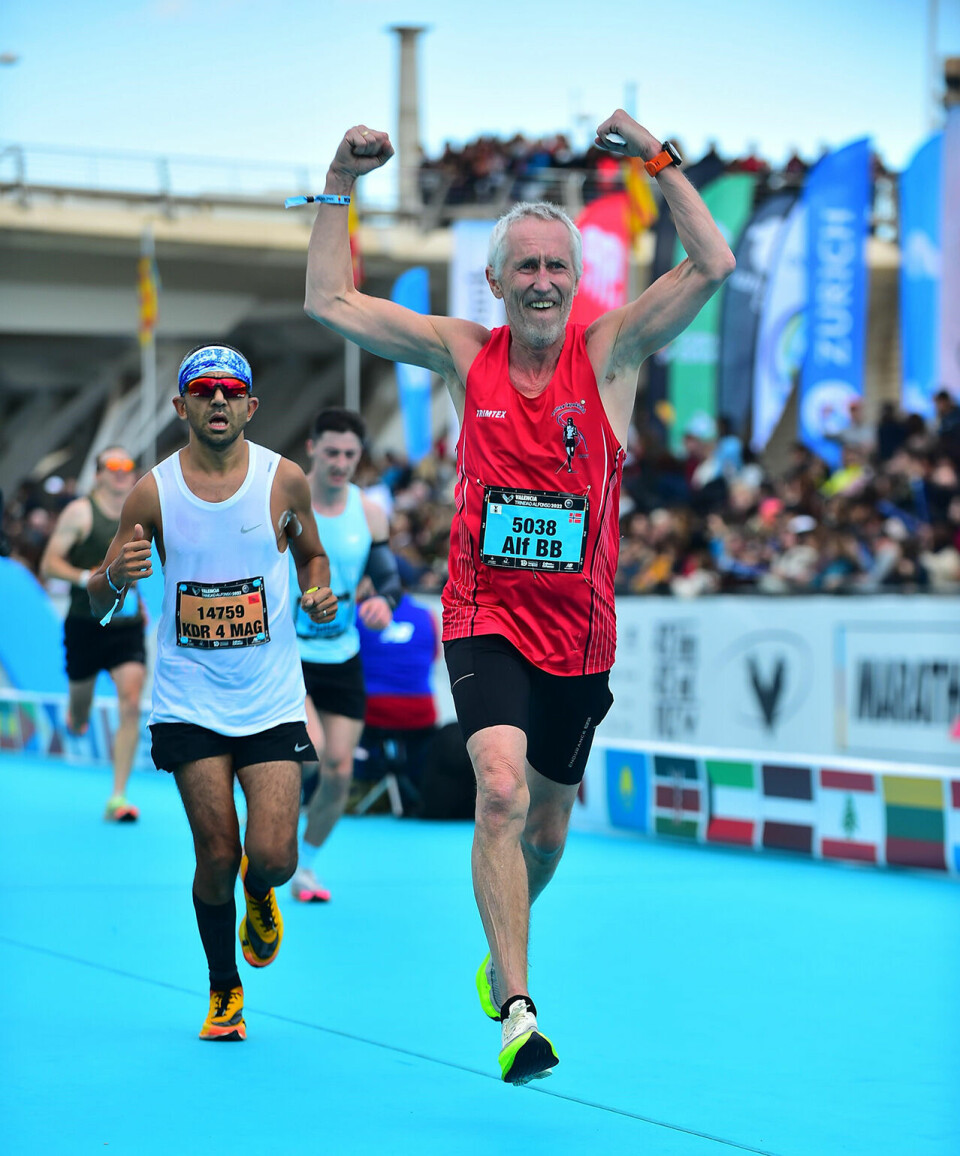 Alf B. Dahls veg mot norsk veteranrekord på maraton Alf-B-Dahl-Valencia-Marathon-2022-foto-Marathon-Photos.jpg