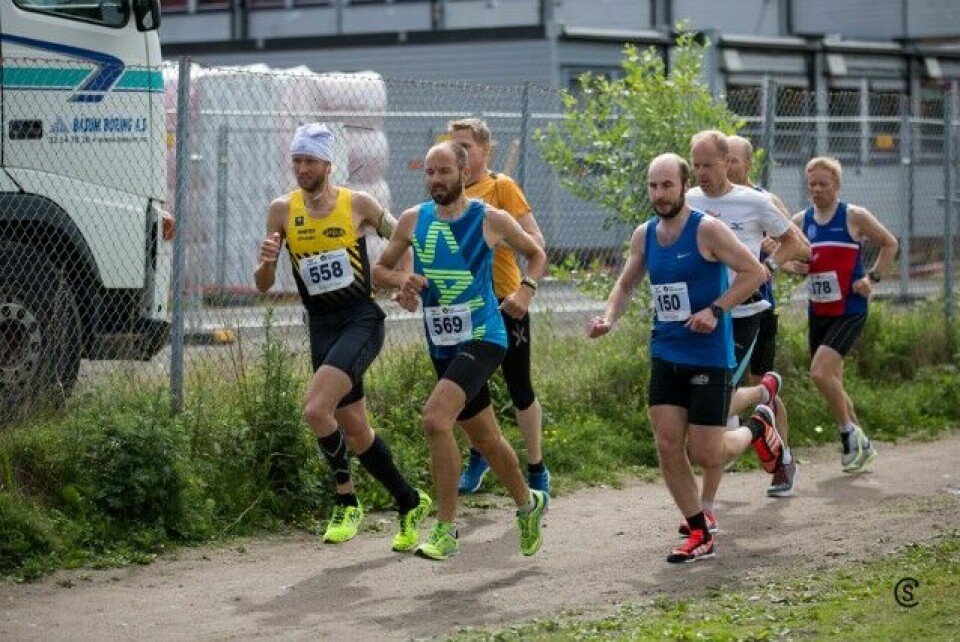 Strupstad og Baardtvet klare maratonvinnere i Nordmarka Tet_fra_start.jpg