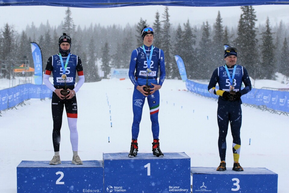 Hans Christian Tungesvik skøytet til VM-gull på Skeikampen Seierspallen menn junior.jpg