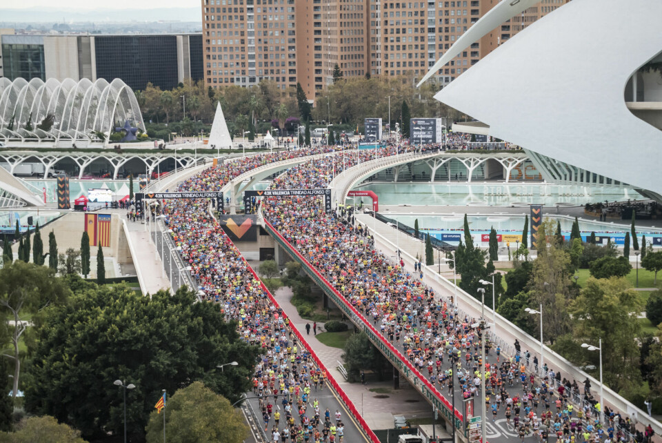 Fra starten av Valencia Marathon som hadde 21 833 fullførende deltakere søndag. (Foto: Toni Marin Photography) Fra starten av Valencia Marathon som hadde 21 833 fullførende deltakere søndag. (Foto: Toni Marin Photography)