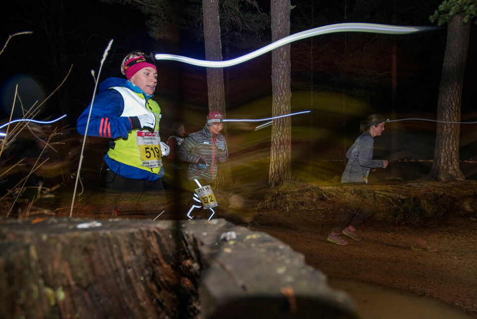 Silva Nightrun ønsker å utfordre deg til å løpe i mørket Løper-med-lyssøyle-farge.jpg