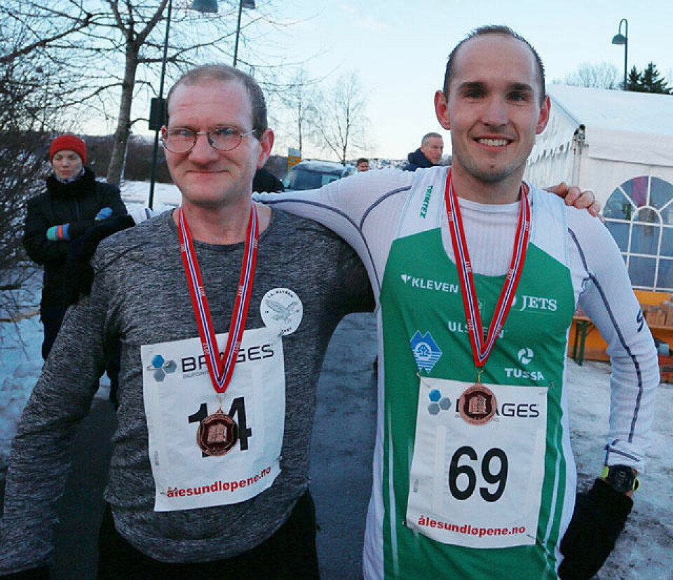 Olger Pedersen med bestetid på halvmaraton i Ålesund Vinner_halv_og_hel_menn_AZ3T3405.jpg