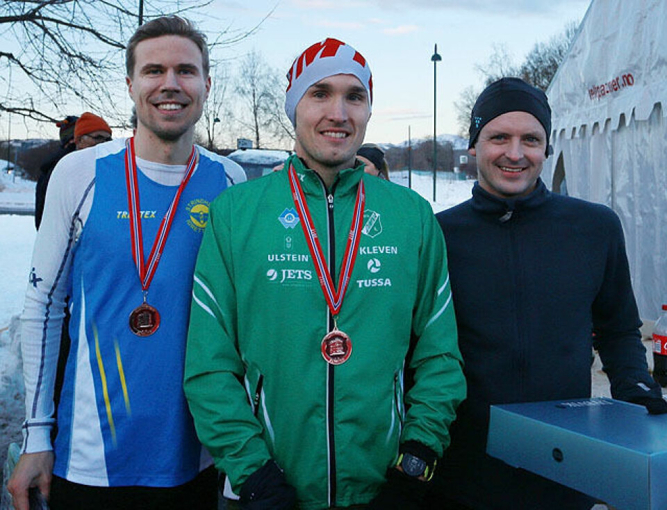 Olger Pedersen med bestetid på halvmaraton i Ålesund Vinnertrio_menn_AZ3T3429.jpg