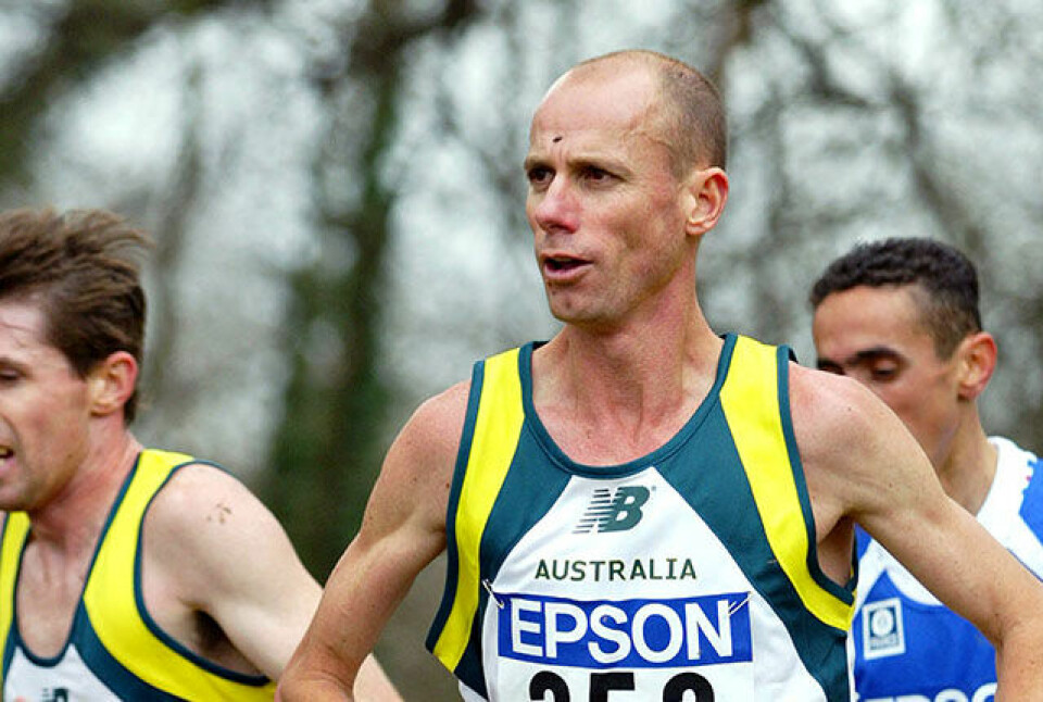 Om man har høye ambisjoner og ønsker framgang kommer man ikke utenom intervalltrening. Det vet australske Steve Moneghetti som i 1997 tok VM-bronse på maraton. Her løper han VM terrengløp i Brüssel 2004, i en alder av 42 år. (Foto: Mark Shearman) Om man har høye ambisjoner og ønsker framgang kommer man ikke utenom intervalltrening. Det vet australske Steve Moneghetti som i 1997 tok VM-bronse på maraton. Her løper han VM terrengløp i Brüssel 2004, i en alder av 42 år. (Foto: Mark Shearman)