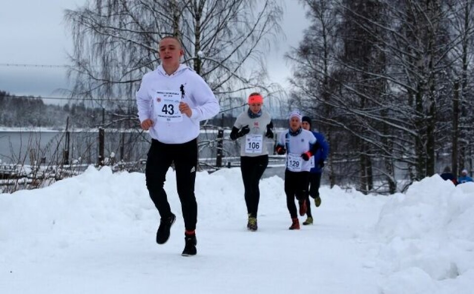 Njål Pedersen med startnummer 43 var raskest i vinterkaruselløpet på Årnes. Bildet er fra et karuselløp i januar. (Foto: Bjørn Hytjanstorp) Njål Pedersen med startnummer 43 var raskest i vinterkaruselløpet på Årnes. Bildet er fra et karuselløp i januar. (Foto: Bjørn Hytjanstorp)