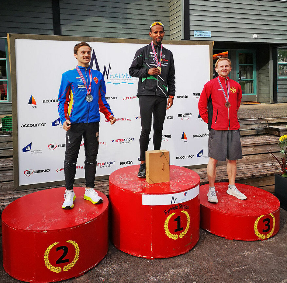 Adele Henriksen og Frew Zenebe Brkineh vant NM halvmaraton IMG_20221001_163612.jpg