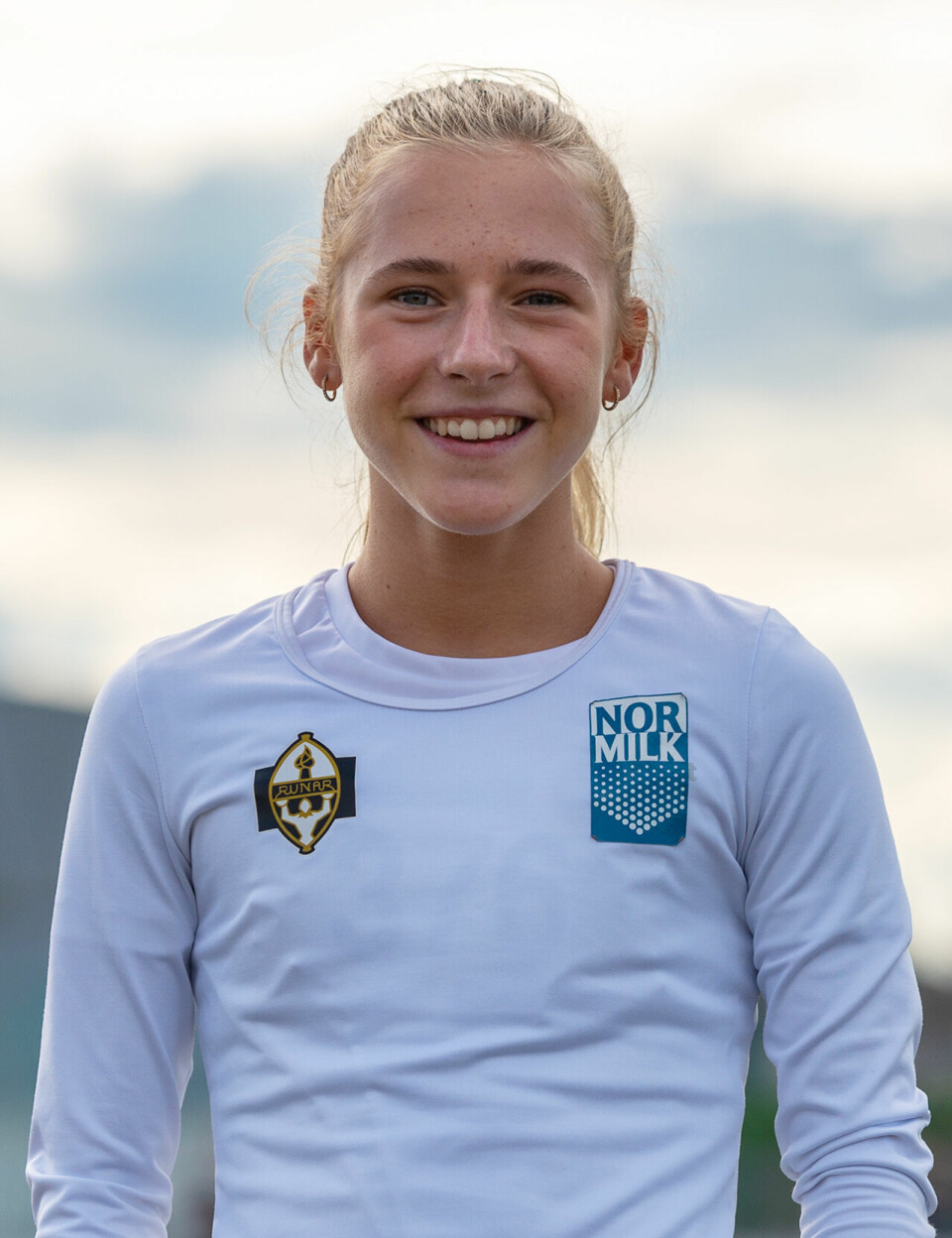 Maren Halle Haugen elsker både langrenn og løping og satser likt på begge deler UM2020-J17-3000m-Maren-Halle-Haugen-376--KD-89504-Foto_Samuel_Hafsahl.jpg