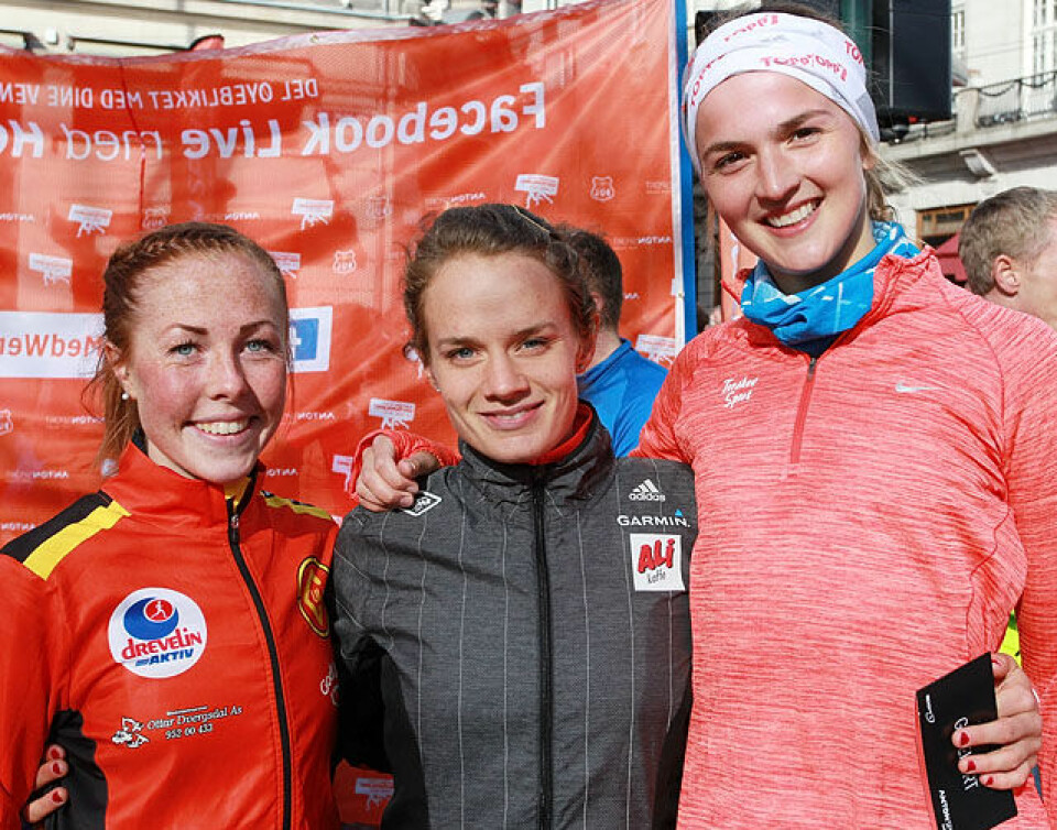 Tjalve dominerte Sentrumsløpet under skiftende skydekke Pall_10km_damer_A20G0515.jpg