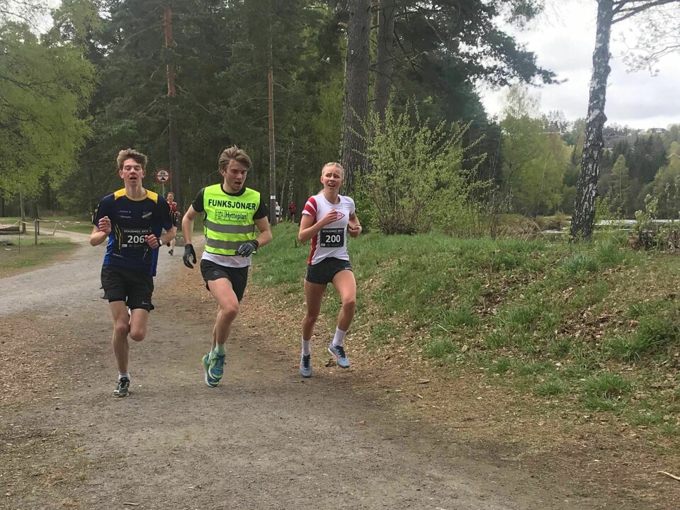 Håkon Stavik med ny løyperekord i Schjongs5er'n Pernille Antonsen.jpg