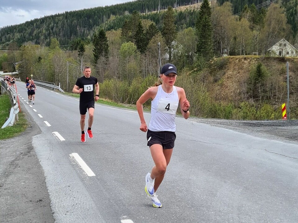 Vårslipp av løpere i Mosjøen med Vestersida 5 km Vestersida Elise Bredesen ¥vereng.jpg