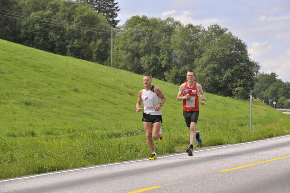 Hafsås med maratonseier nr 160 10km_Odd_Arild_Loeseth_and_Bjarte_Vik_640x426.jpg