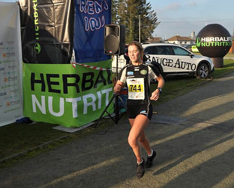 Thomas Asgautsen og Ann Kristin Mosbron vant Karmøy Maraton Kristine_Dommersnes_vinner_10km_640.jpg