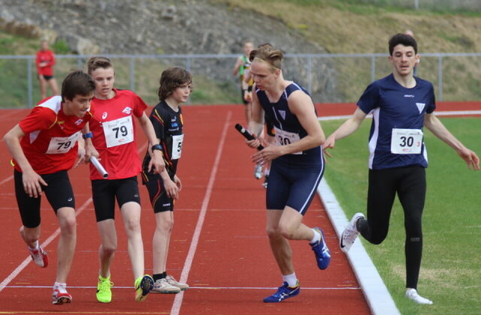 Spennende kvinneoppgjør på 4 x 800 m i NM Kondis/Rolf Bakken