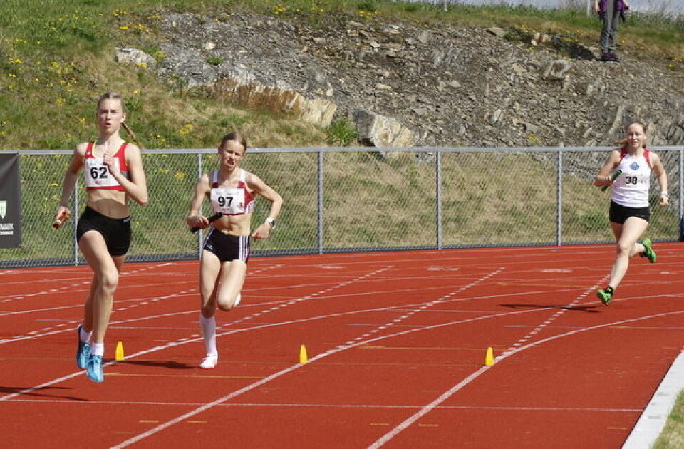 Spennende kvinneoppgjør på 4 x 800 m i NM Kondis/Rolf Bakken
