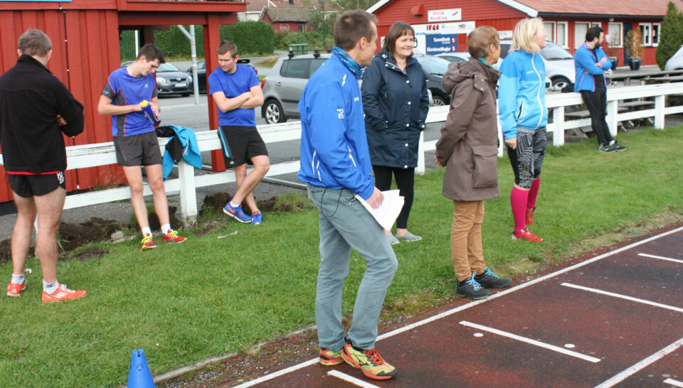 Hyggeligt løbestævne i Fevik lørdag AtlIMG_1647loebestaevneOktPublikum.jpg