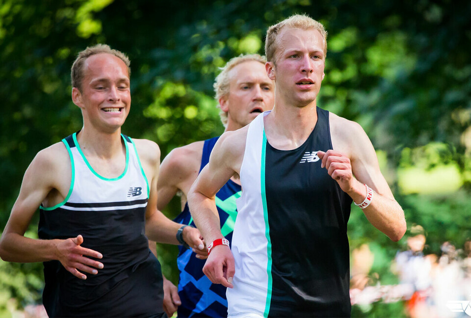 David Nilsson, som vi her ser i midten, jobbet konsentrert og forbedra sin egen svenske rekord med god margin. (Foto: Eaglefotografie) David Nilsson, som vi her ser i midten, jobbet konsentrert og forbedra sin egen svenske rekord med god margin. (Foto: Eaglefotografie)