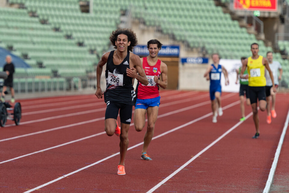 Jakob og Filip viste fart på 800 m B_heat_Målgang_Moa Abounnachat Bollerød_1.plass_DSC7732.jpg