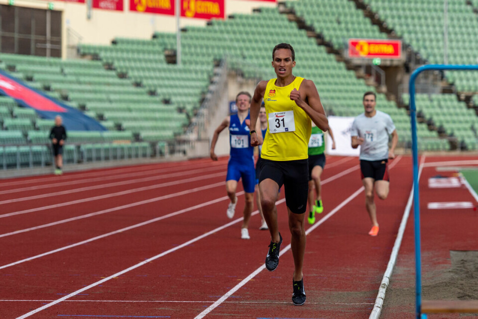Jakob og Filip viste fart på 800 m B_Heat_Målgang_Leon Samuel Douglas Mjaaland_3.plass_DSC7738.jpg