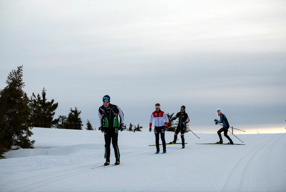 Fire juniorer 'Everestet' på langrenn everesting-1.jpg