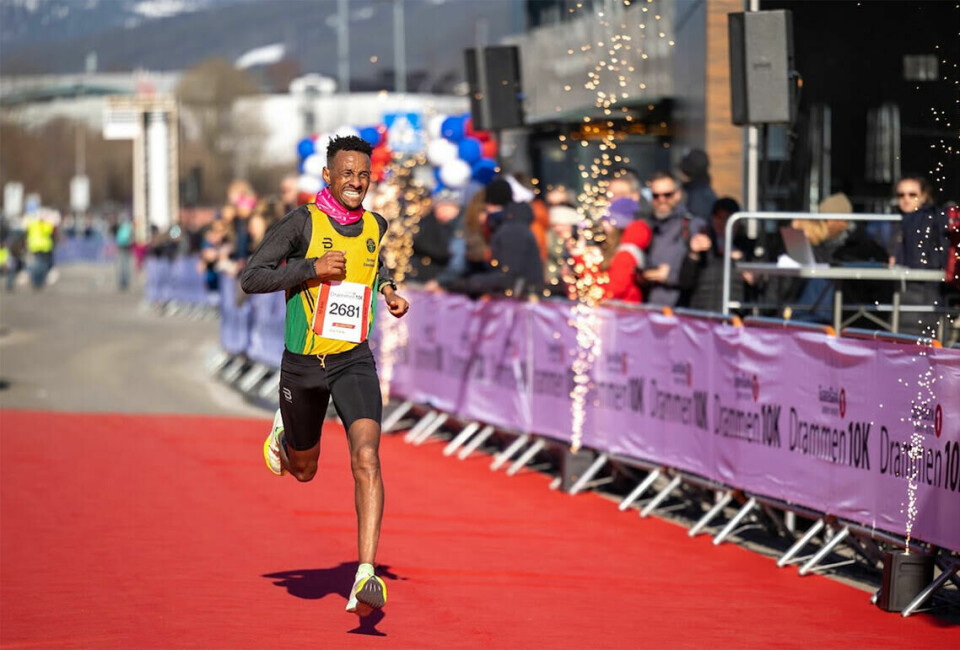 Senay Amlesom Fissehatsions doble terskeløkt Senay Fissehatsion ble dagens mann i Drammen med andreplass på både 10 og 5 km – på sterke 28.20 og 13.59. (Foto: Samuel Hafsahl)