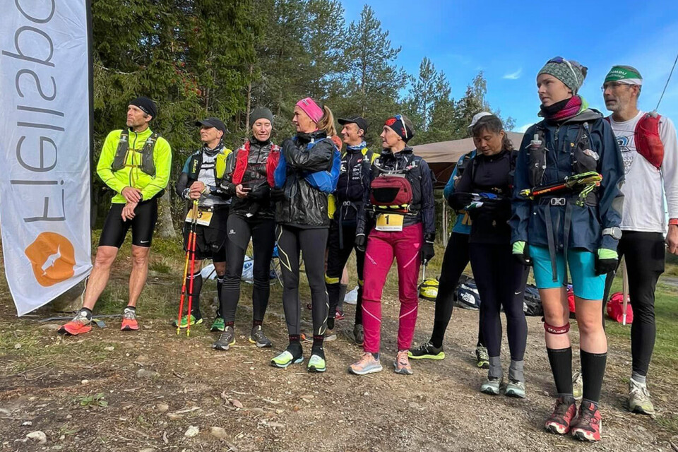 De som skal ut på den lengste distansen, 200 km, er klare til start. (Foto: #langtoglenge) De som skal ut på den lengste distansen, 200 km, er klare til start. (Foto: #langtoglenge)