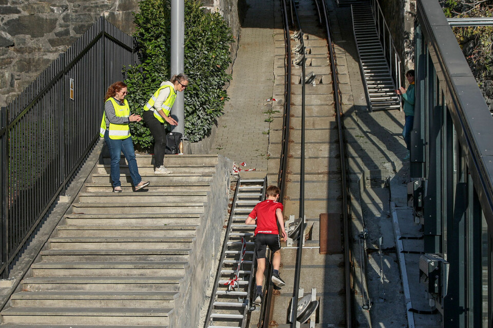 Nærmere 200 løp opp skinnegangen til Fløibanen i Bergen 3J6A0497.jpg