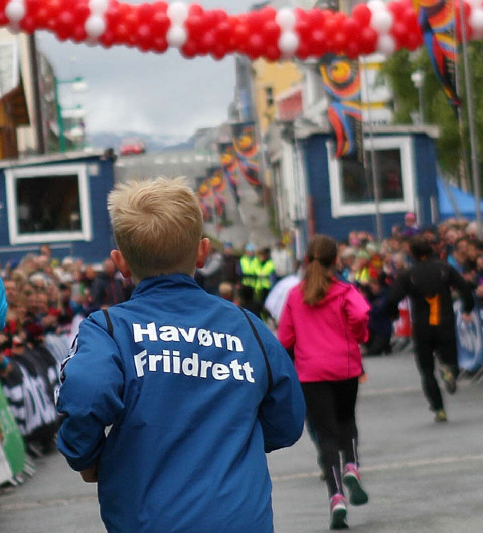 Knall, fall, smil og grin i Labb og Line-løpet Bakfra_A20G3009.jpg