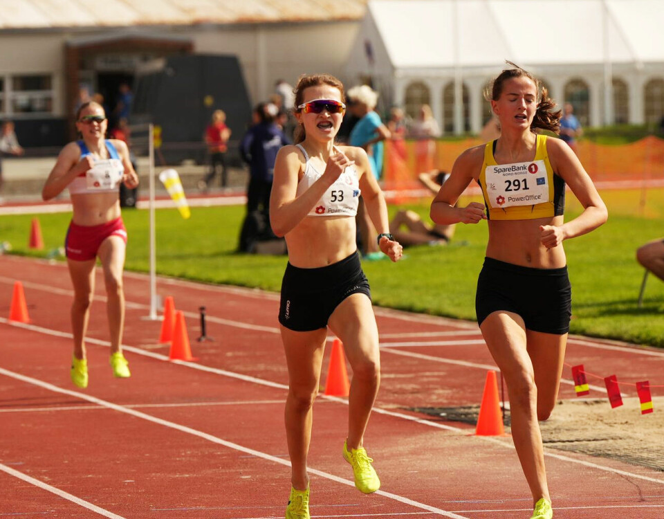 Wilma Anne Bekkemoen Torbiörnsson imponerte med gulltrippel 800m-jenter-baktropp.jpg