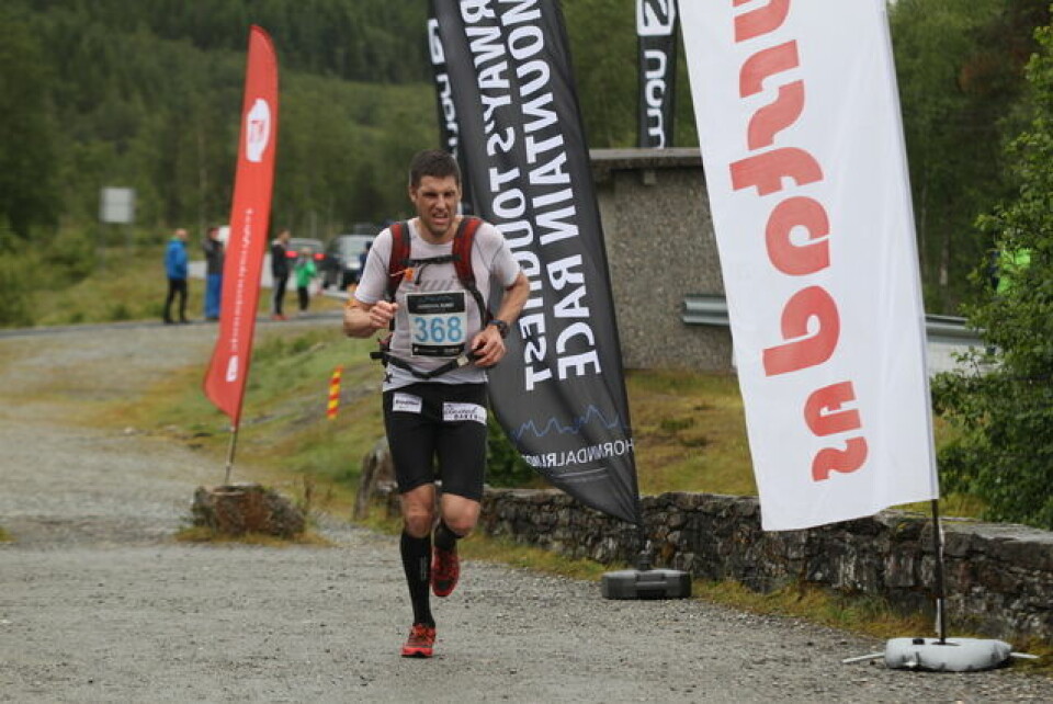 Malene Haukøy med løyperekord i Hornindal Rundt 38 km Andre_Haugsboe_mot_maal