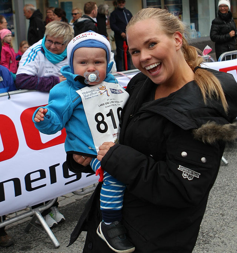 Knall, fall, smil og grin i Labb og Line-løpet Liten_med_smukk_A20G3248.jpg
