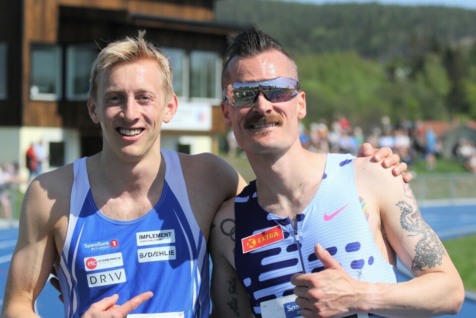 To fornøyde duellanter, Henrik Ingebrigtsen og Even Brøndbo Dahl, etter løpet på Skarpsno Arena søndag. (Foto: Rolf Bakken) To fornøyde duellanter, Henrik Ingebrigtsen og Even Brøndbo Dahl, etter løpet på Skarpsno Arena søndag. (Foto: Rolf Bakken)