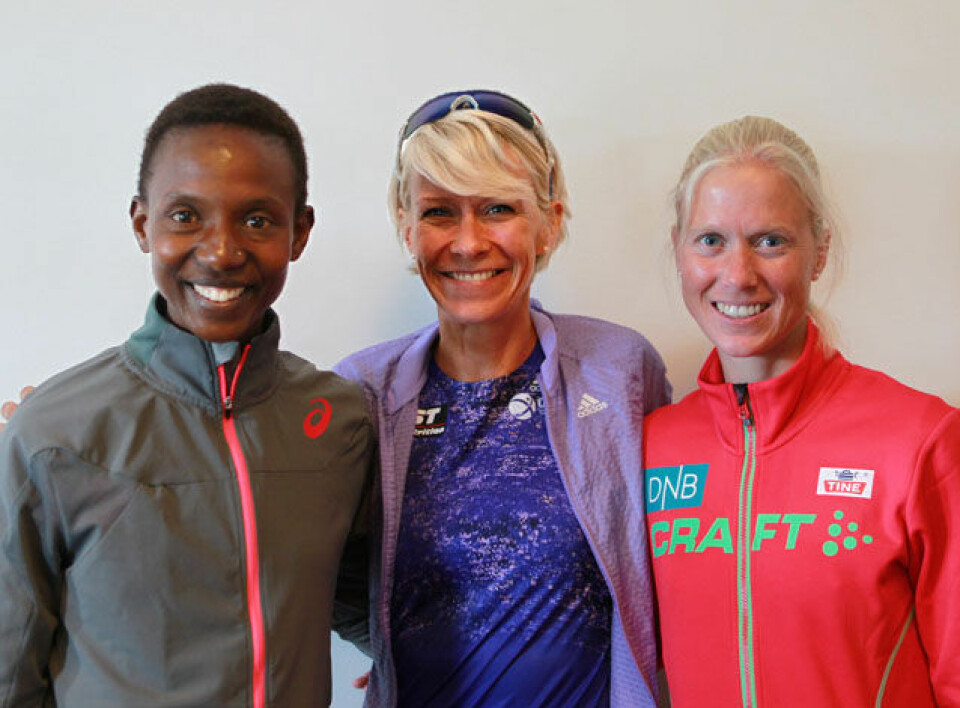 Nordisk landskamp: Det er lagt inn en landskamp i Stockholm Marathon. Her er tre av favorittene: Isabellah Andersson, Sverige; Anne-Mari Hyryläinen, Finland og Marthe Katrine Myhre, Norge. (Foto; Kjell VIgestad) Nordisk landskamp: Det er lagt inn en landskamp i Stockholm Marathon. Her er tre av favorittene: Isabellah Andersson, Sverige; Anne-Mari Hyryläinen, Finland og Marthe Katrine Myhre, Norge. (Foto; Kjell VIgestad)