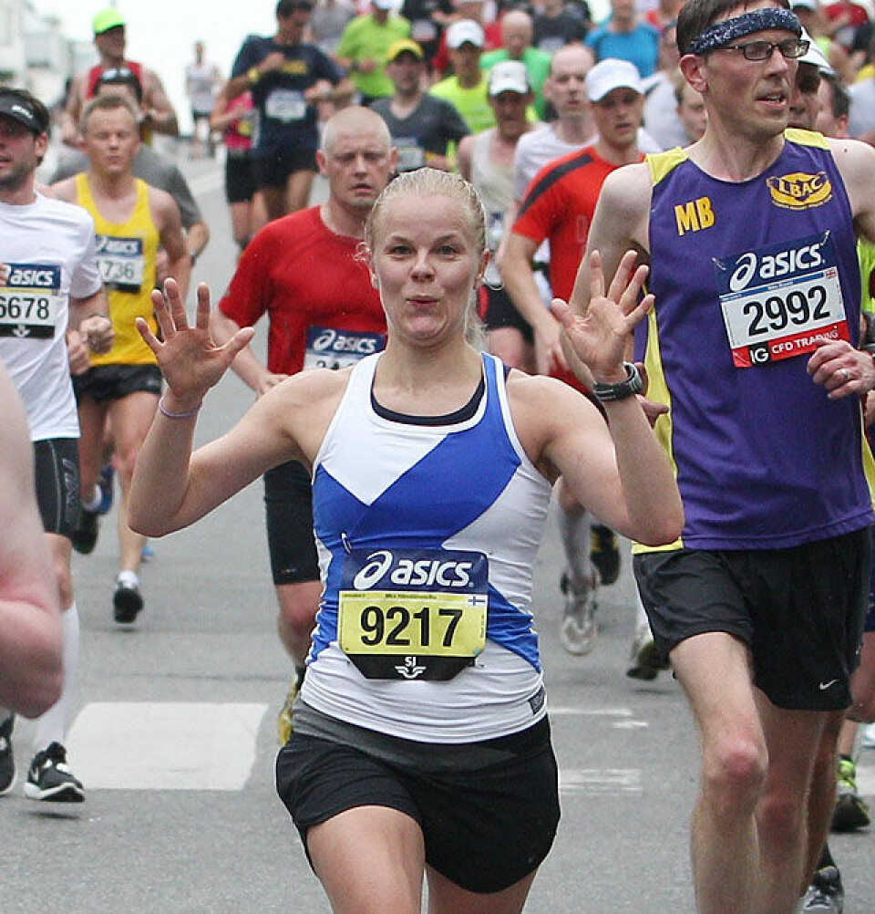 Stockholm Marathon med nordisk landskamp og 329 norske løpere Finsk_jente_straaler_A20G0318.jpg