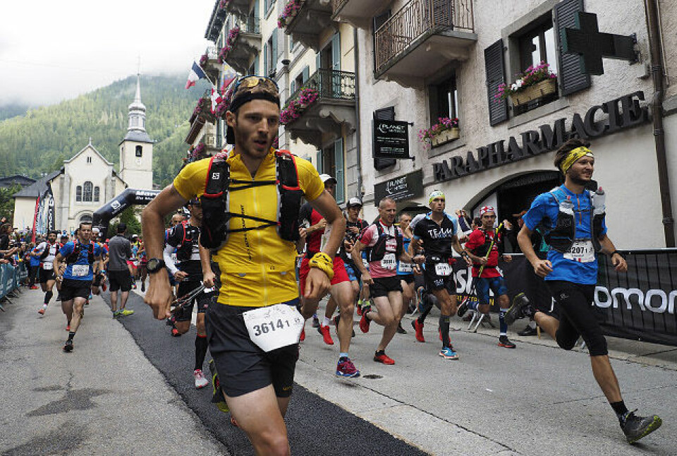 Ut fra start i Chamonix sentrum i historiens første utgave av Duo Ètoilé i Mont Blanc Marathon. (Foto: Bjørn Johannessen) Ut fra start i Chamonix sentrum i historiens første utgave av Duo Ètoilé i Mont Blanc Marathon. (Foto: Bjørn Johannessen)