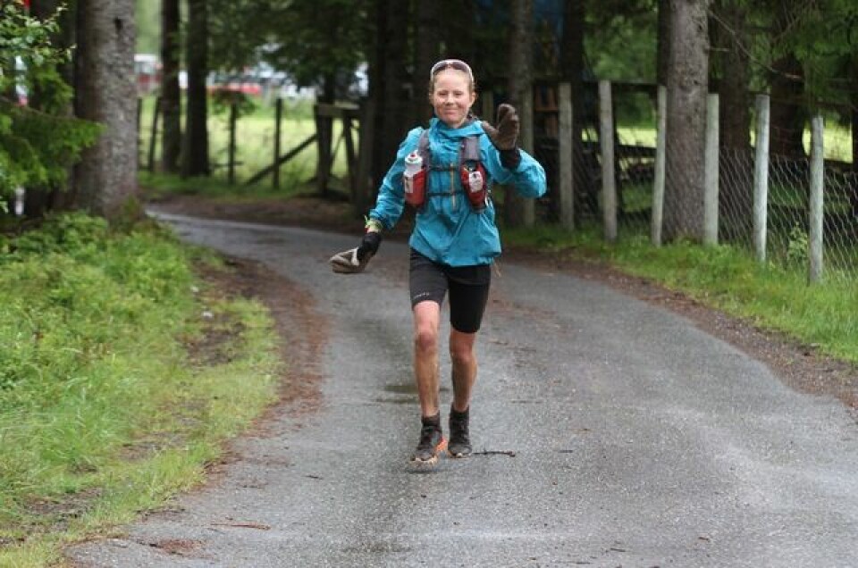 Klokkehaug og Eikotthelander vant Hornindal Rundt 75 km Lina_Elkotthelander_halv