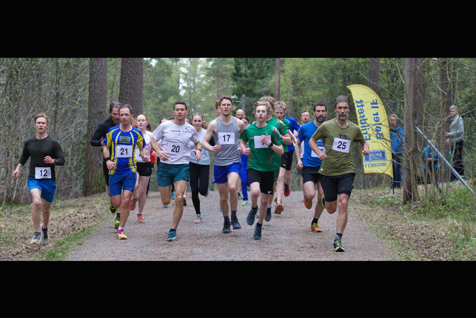 Starten har gått i Ulsrudvann Rundt. (Foto: Per Inge Østmoen) sdfhgsdfhgs