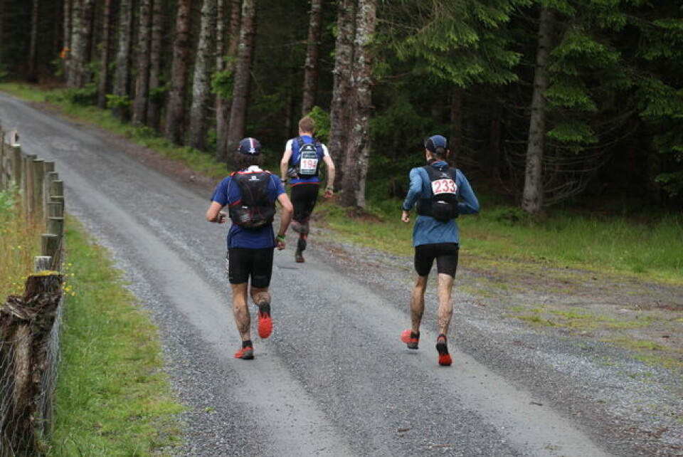 Klokkehaug og Eikotthelander vant Hornindal Rundt 75 km Johannes_Rummelhoff_bakfra_halv