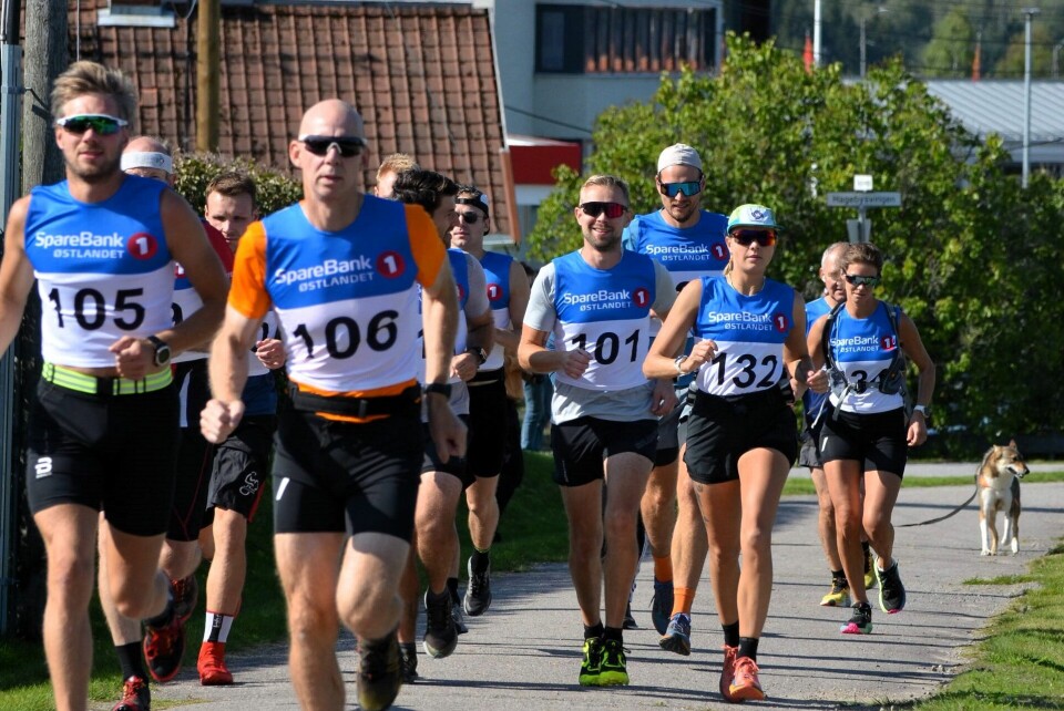 Fra rett etter starten i Skotterud sentrum lørdag formiddag. (Foto: Janne Slorafoss) Fra rett etter starten i Skotterud sentrum lørdag formiddag. (Foto: Janne Slorafoss)