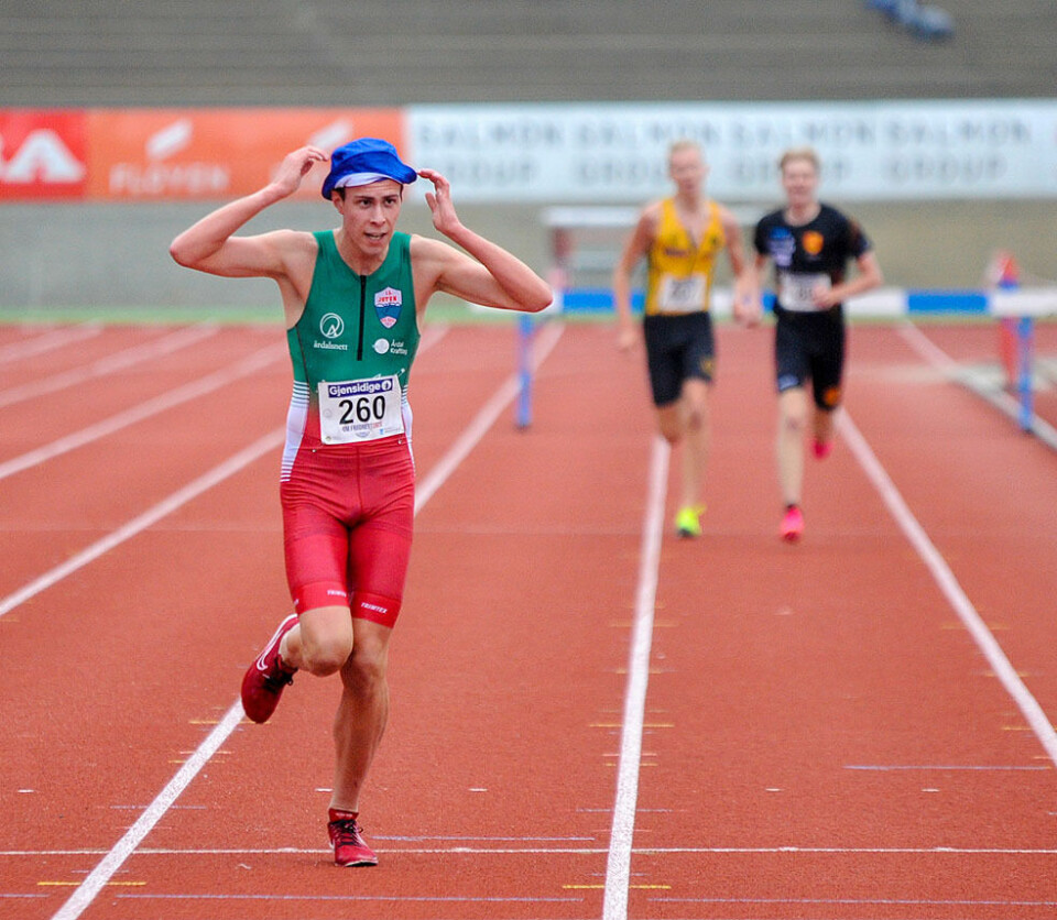 August Da Silva Sveen og Kristian Bråthen Børve herjet på 2000 meter hinder i UM _DSC2066.jpg