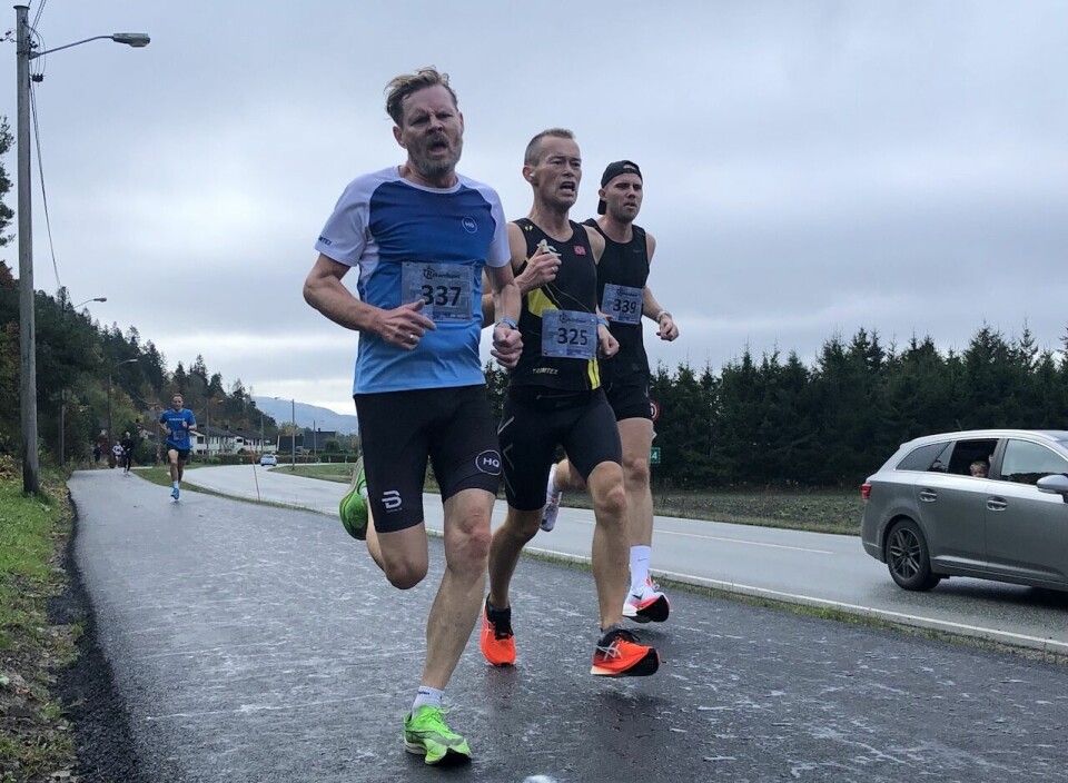 Jan Kristian Bråten Obel (337), Even Nedberg (325) og Dag Kristian Dvergastein (339) var tre av løperne som fikk drømmeforhold i Rekordløpet i Lier. (Foto: André Hjorteseth) Jan Kristian Bråten Obel (337), Even Nedberg (325) og Dag Kristian Dvergastein (339) var tre av løperne som fikk drømmeforhold i Rekordløpet i Lier. (Foto: André Hjorteseth)