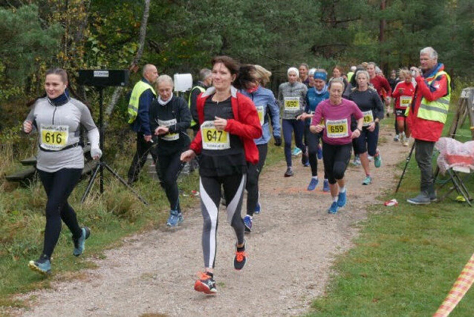 Camilla Solberg Vethe og Magnus Erstad vant Fredrikstadmarka Rundt start-kvinner_P1140129.jpg