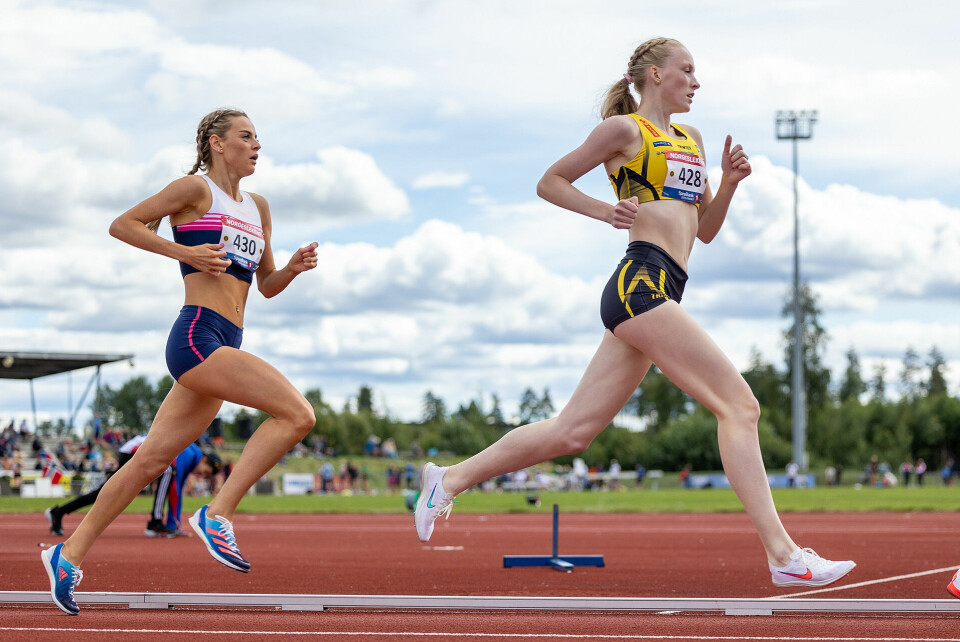Live Solheimdal perset enda en gang - lørdag på 1500 m i Norgeslekene 1500m_kvinner_Grethe_Tyldum_foran_Live_Solheimdal_1920_foto_Samuel_Hafsahl_8U3A83161920_.jpg