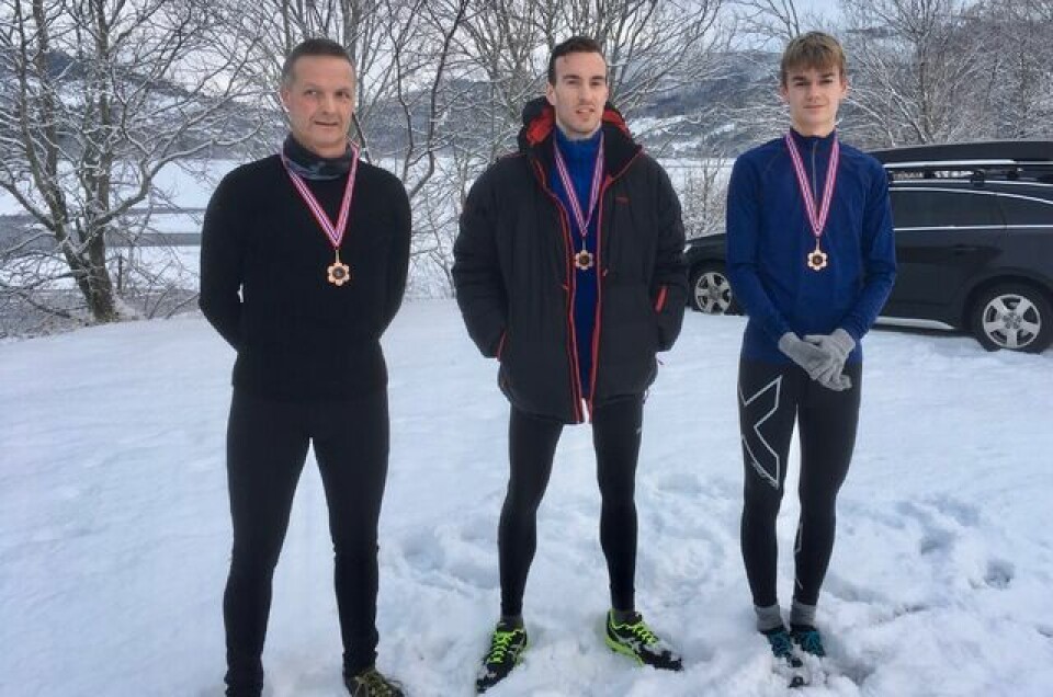 Årets siste Rotevatnet Rundt fikk besøk av julenissen Medaljer_640x424.jpg