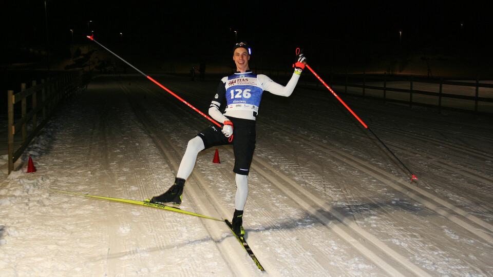 Gjermund Steinsland etter å ha vunnet klassiskløypa i det fjerde rennet i Skikarusellen på Sandrip. (Foto: Sverre Larsen) Gjermund Steinsland etter å ha vunnet klassiskløypa i det fjerde rennet i Skikarusellen på Sandrip. (Foto: Sverre Larsen)