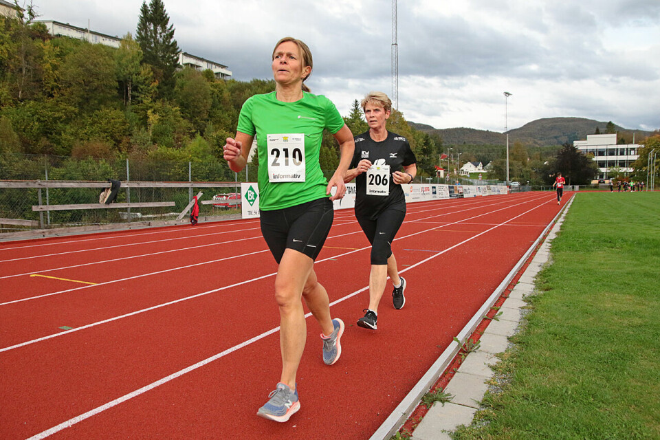 Marit Brakvatne Mjelde og Sølvi M Revheim fikk testet formen på 3000 meter i Osterøytrearen i fjor. (Foto: Arne Dag Myking) Marit Brakvatne Mjelde og Sølvi M Revheim fikk testet formen på 3000 meter i Osterøytrearen i fjor. (Foto: Arne Dag Myking)