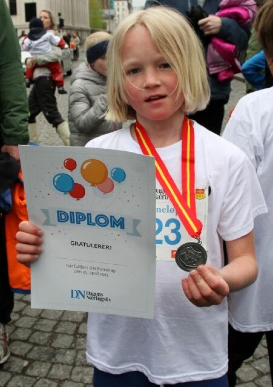 Sentrumsløpet en stor folkefest - vi har snakket med løperne IMG_9814 (452x640).jpg
