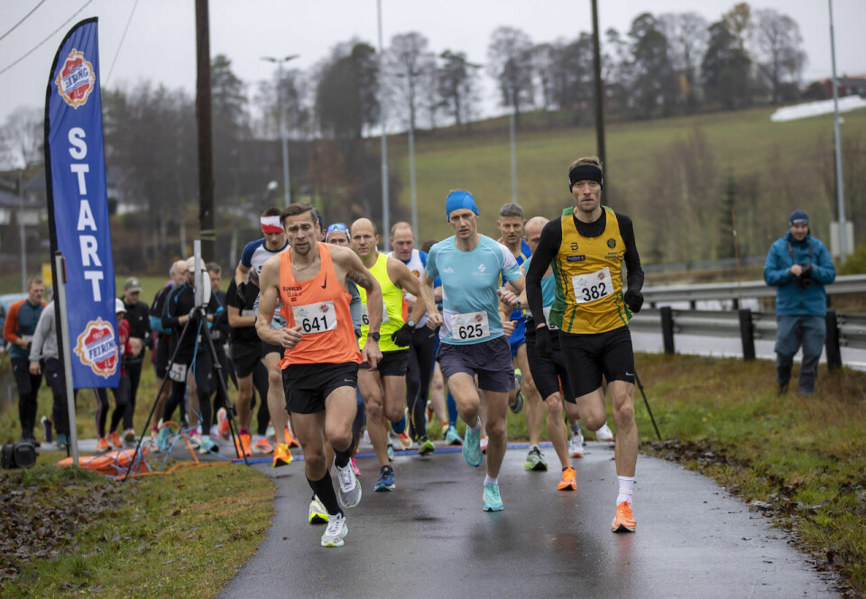 Starten går for Perseløpet 6. november 2022. (Foto: Bjørn Hytjanstorp) Starten går for Perseløpet 6. november 2022. (Foto: Bjørn Hytjanstorp)